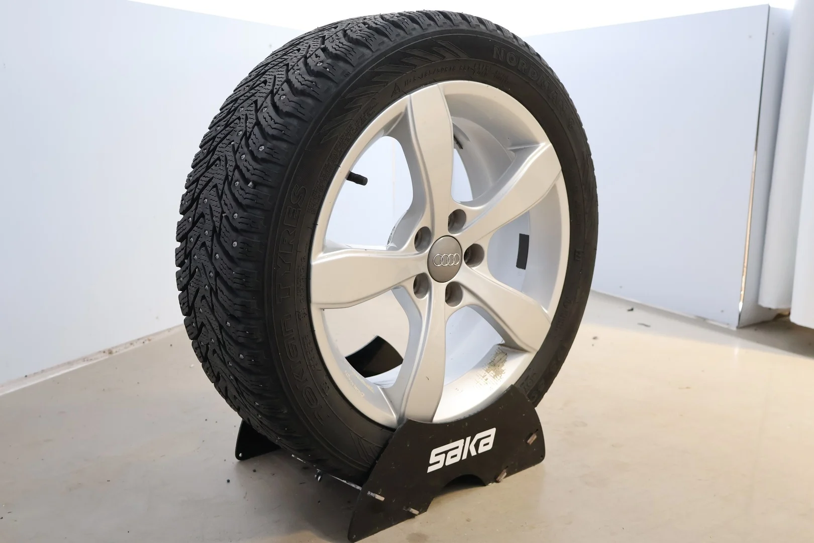 Car Image - 7FJExTBv1COkbMaClaOXfN