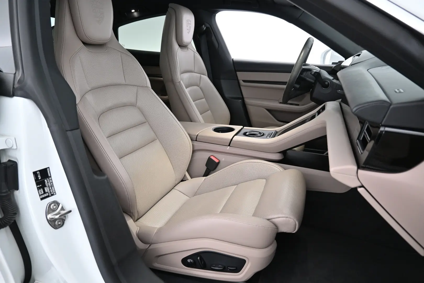 Car Image - 4uY5WbQ9vhCOGH11Rush32
