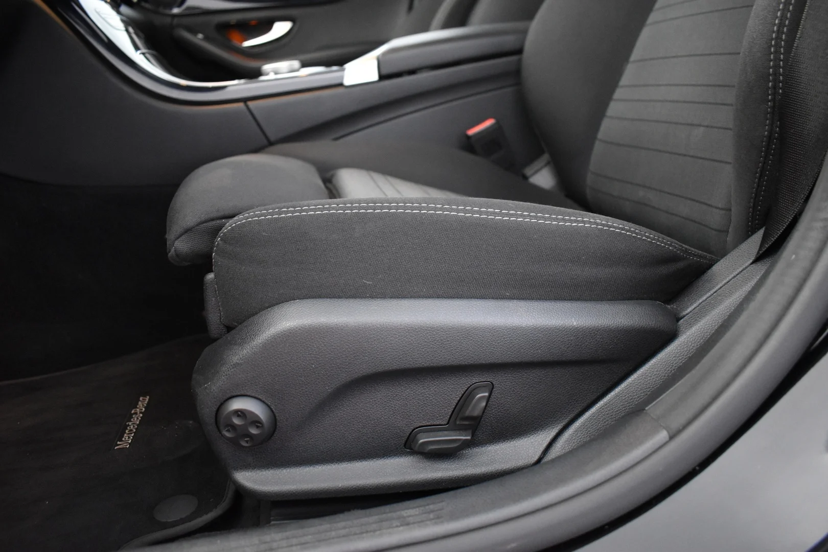 Car Image - 2KJ5qd9QV6kZuOjBtFvuU3