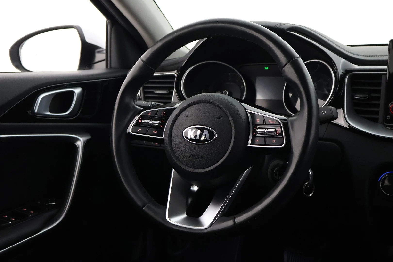 Car Image - 25s0Dg5WlzFAN72DZ9q37F