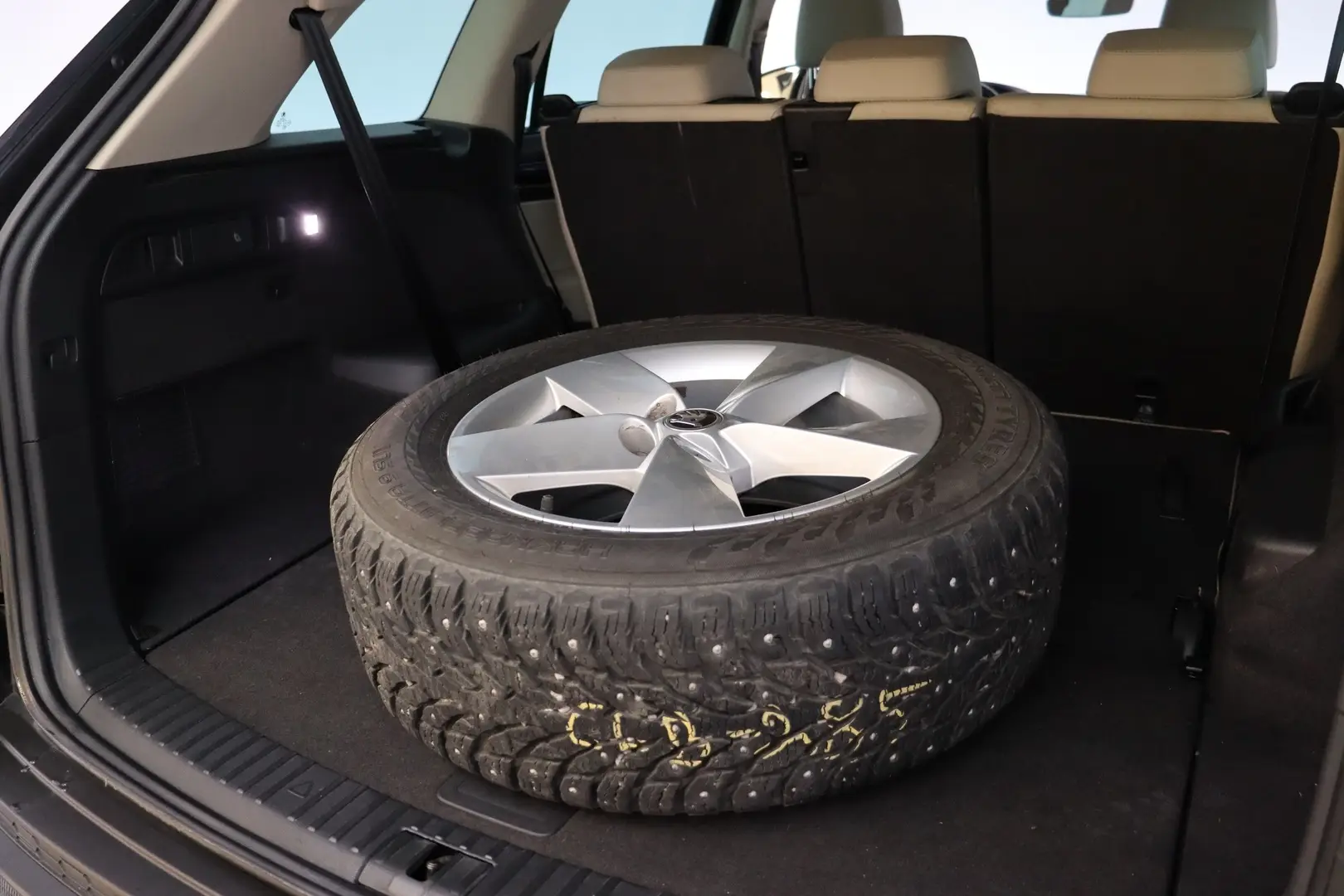 Car Image - Z7FpyXGeUV6y11VpFbhqC
