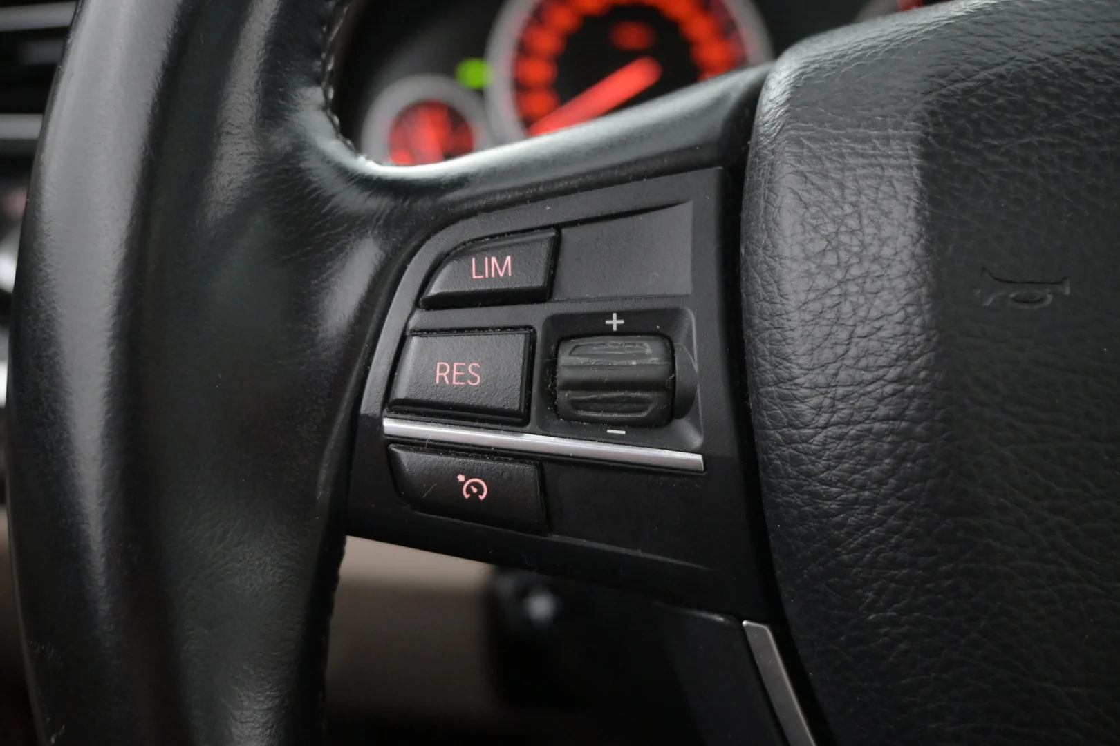 Car Image - 2vZQOpOj3PuWNVumlomGQr
