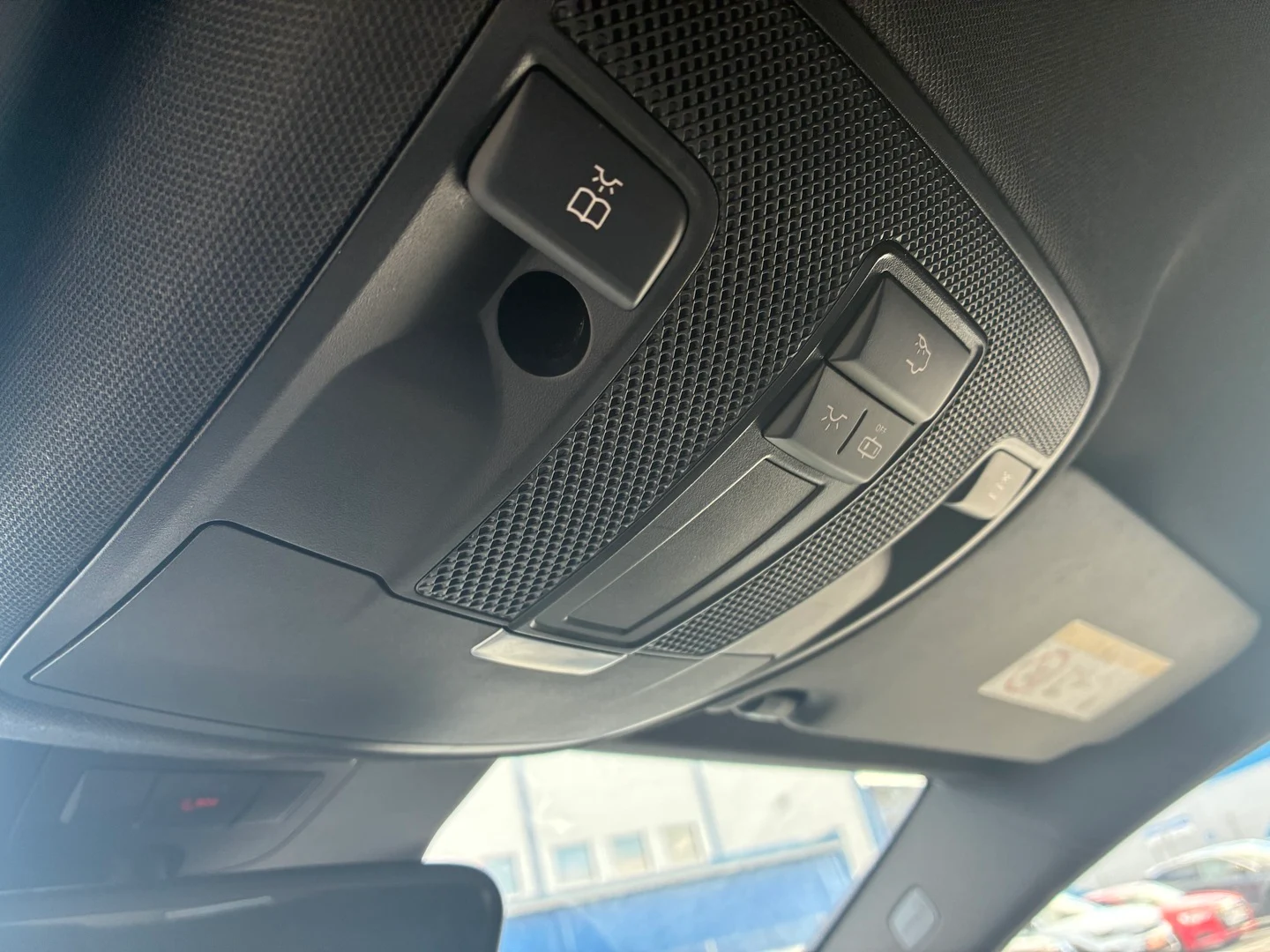 Car Image - 3OdUlnmEuBGnWYdchRHRC3