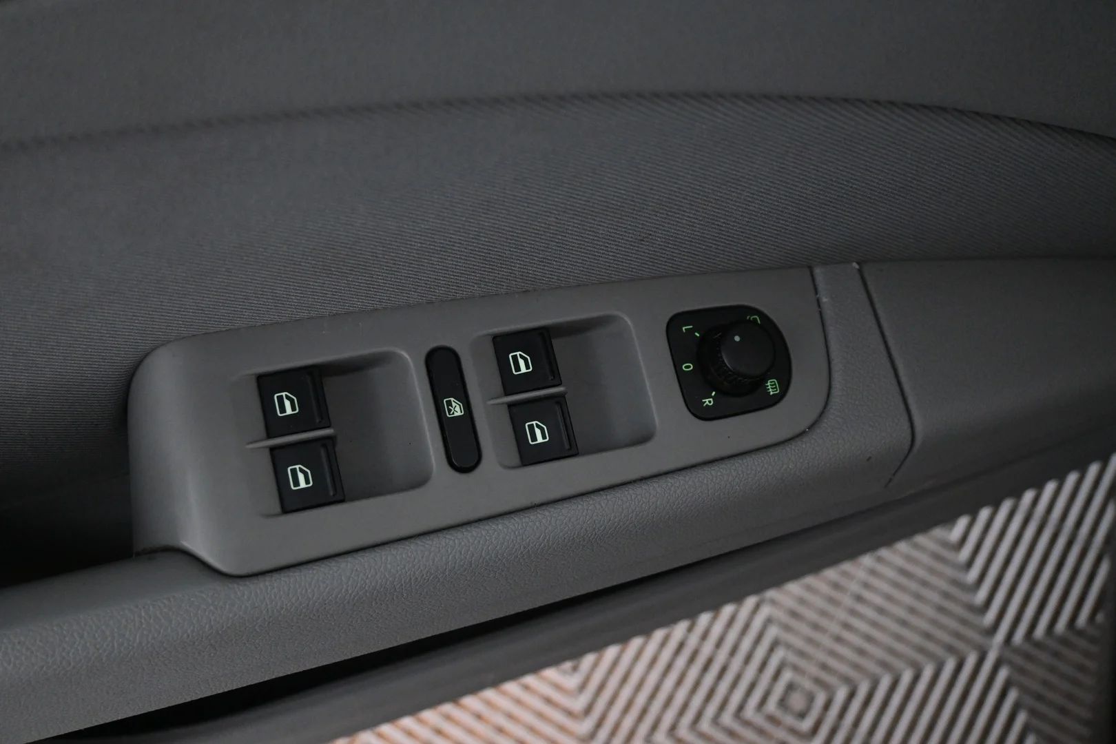 Car Image - 1MRVWODxvf03YVN6C4ESFh