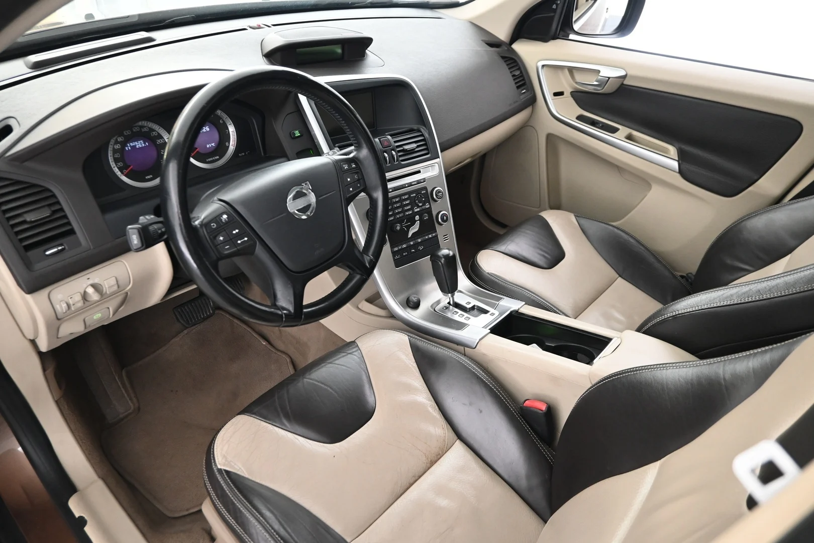 Car Image - uCUeUp8HjlQaRKyxf9Qwm