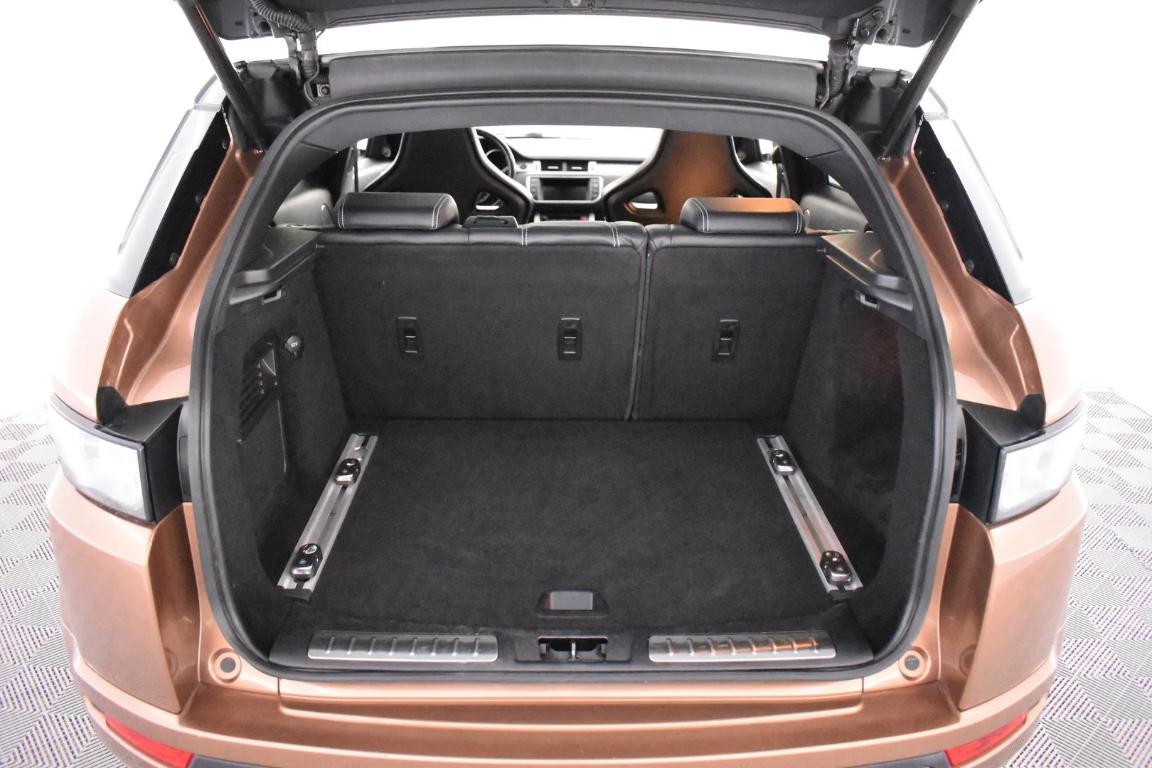 Car Image - 7BzNOxj4iDoCOnn36qCFZM