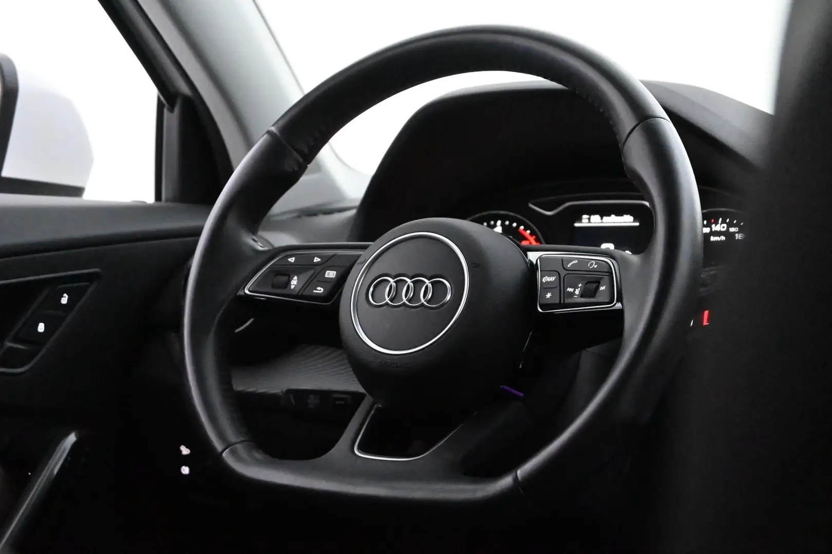 Car Image - 51eGgDoCKMU6rs3G8QoqMn