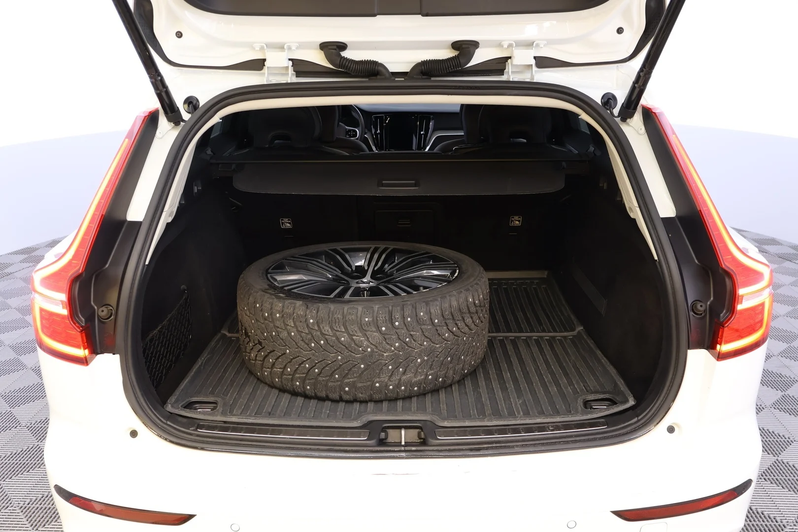 Car Image - 5PBOegZYfpZGHQWqajSGvg