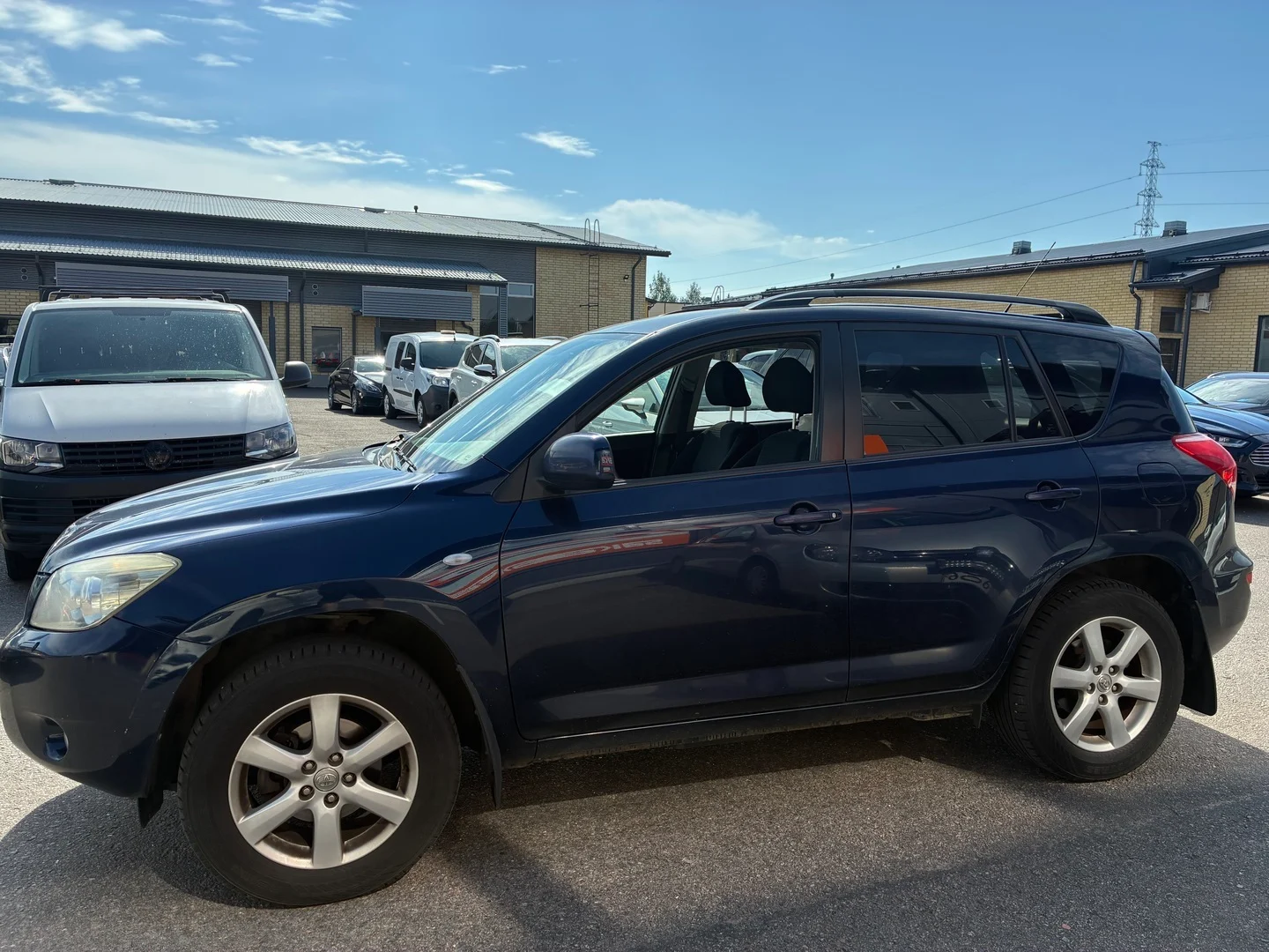 Car Image - 16KAItLyjPqbLeIomXuGLX
