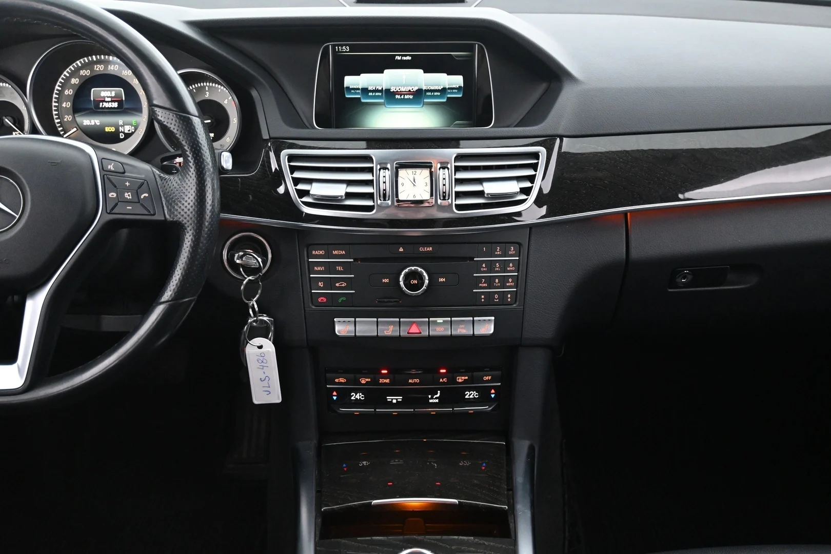 Car Image - 4c2tDA5UR5fNpB7rXiVJtK