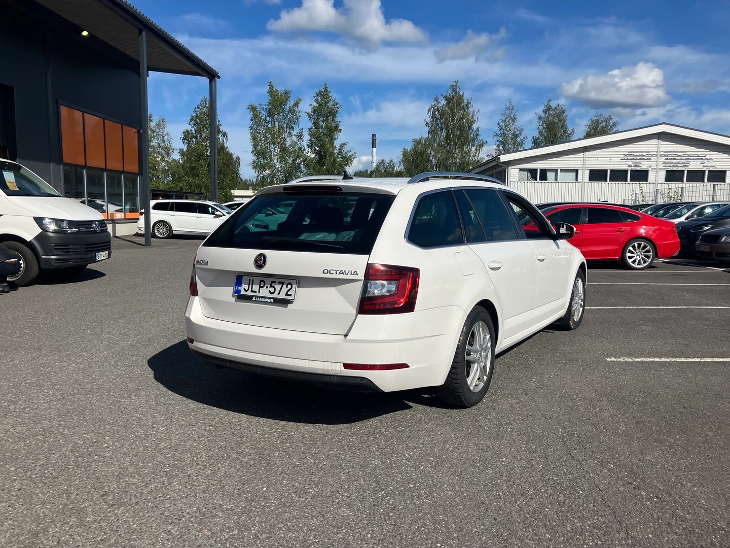 Car Image - 43BaaSW7h6c1wQUHL82tqE