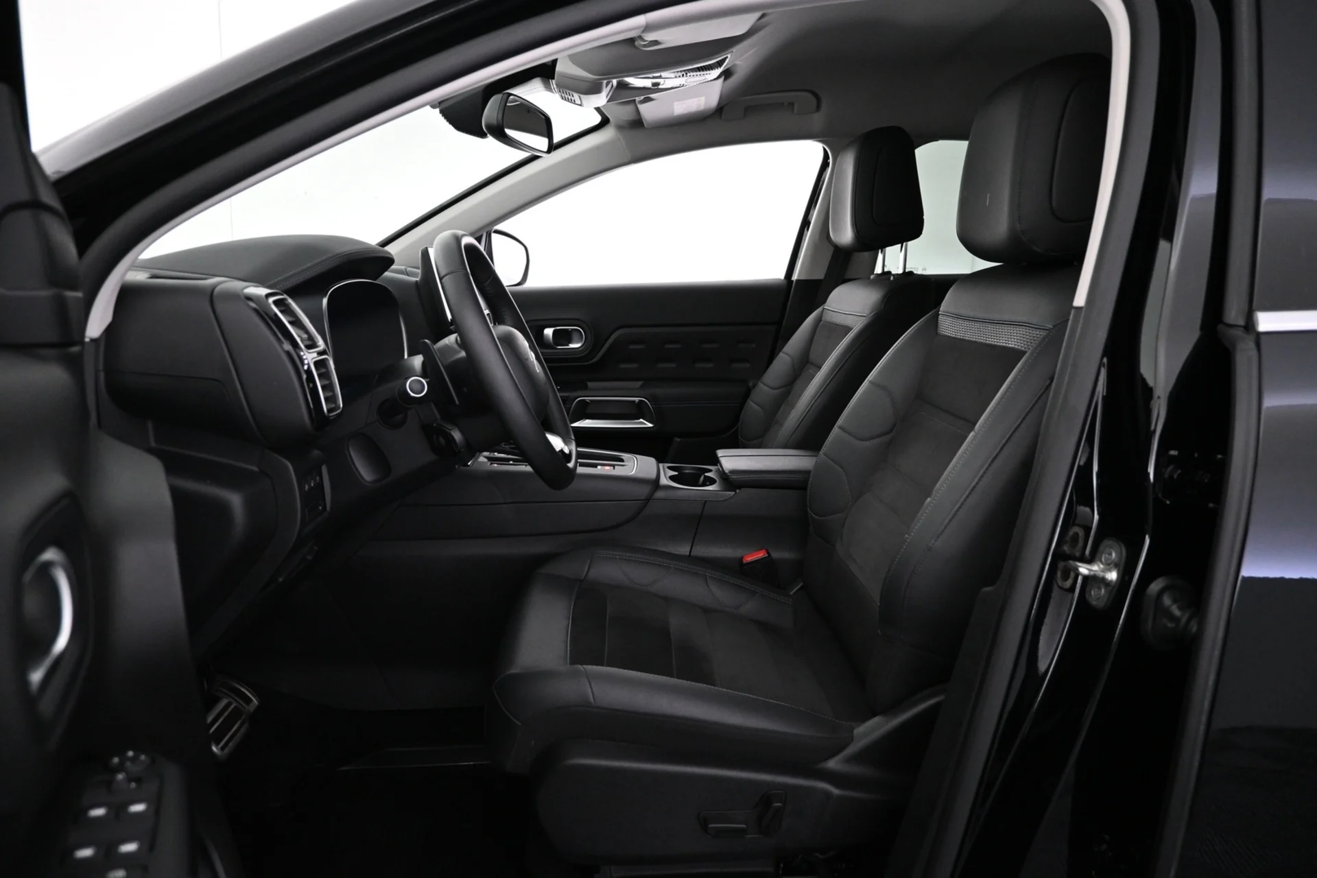 Car Image - XsWKfu8tm47vI70T5yEua