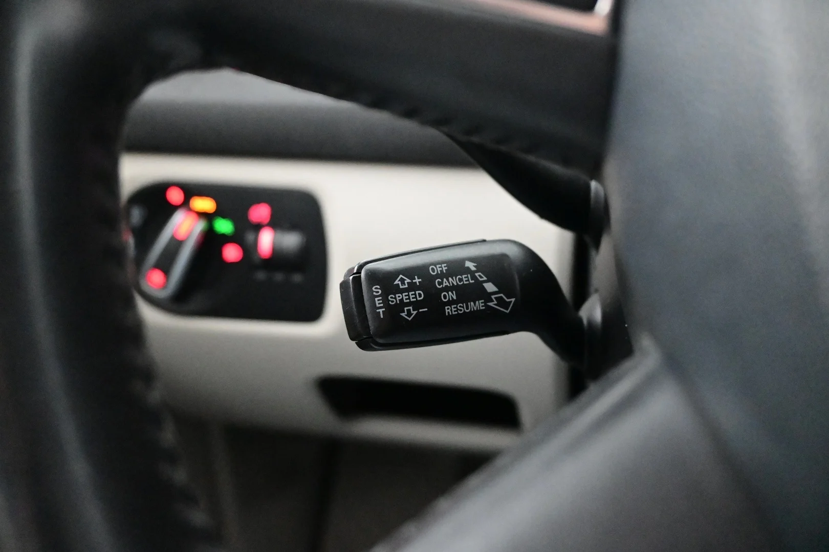 Car Image - 6D4QNfOpc7V3AVfXlB1wYA