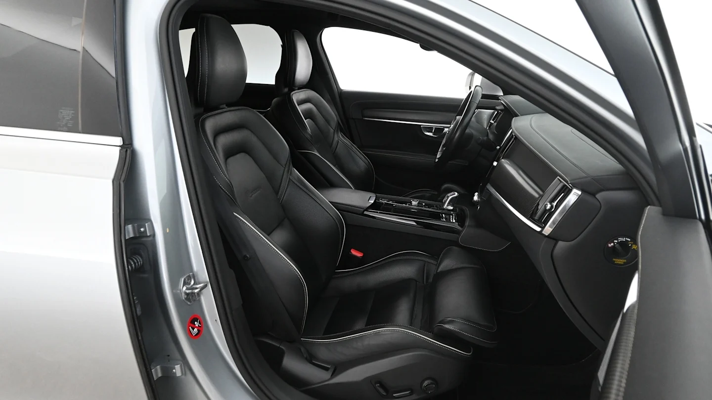 Car Image - GiMbuYobyxQC3NUb0mGVy