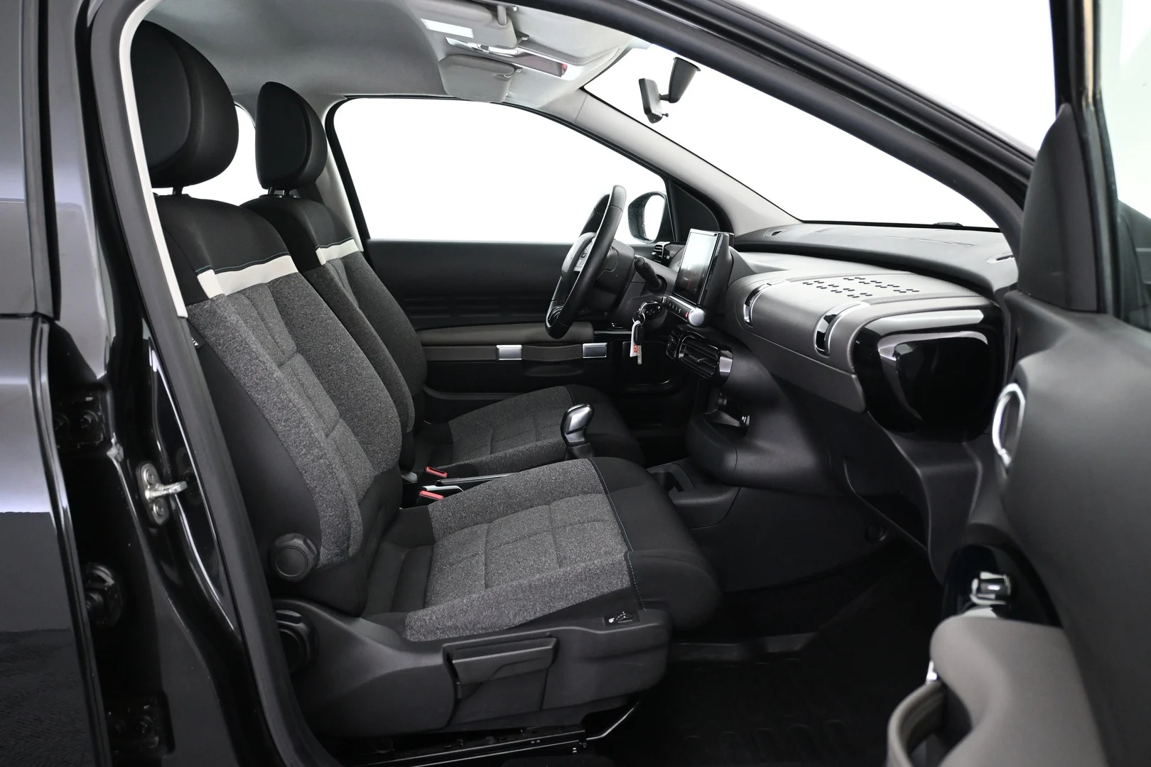 Car Image - 5HTzHsHzrSz0qX27bn0Ope