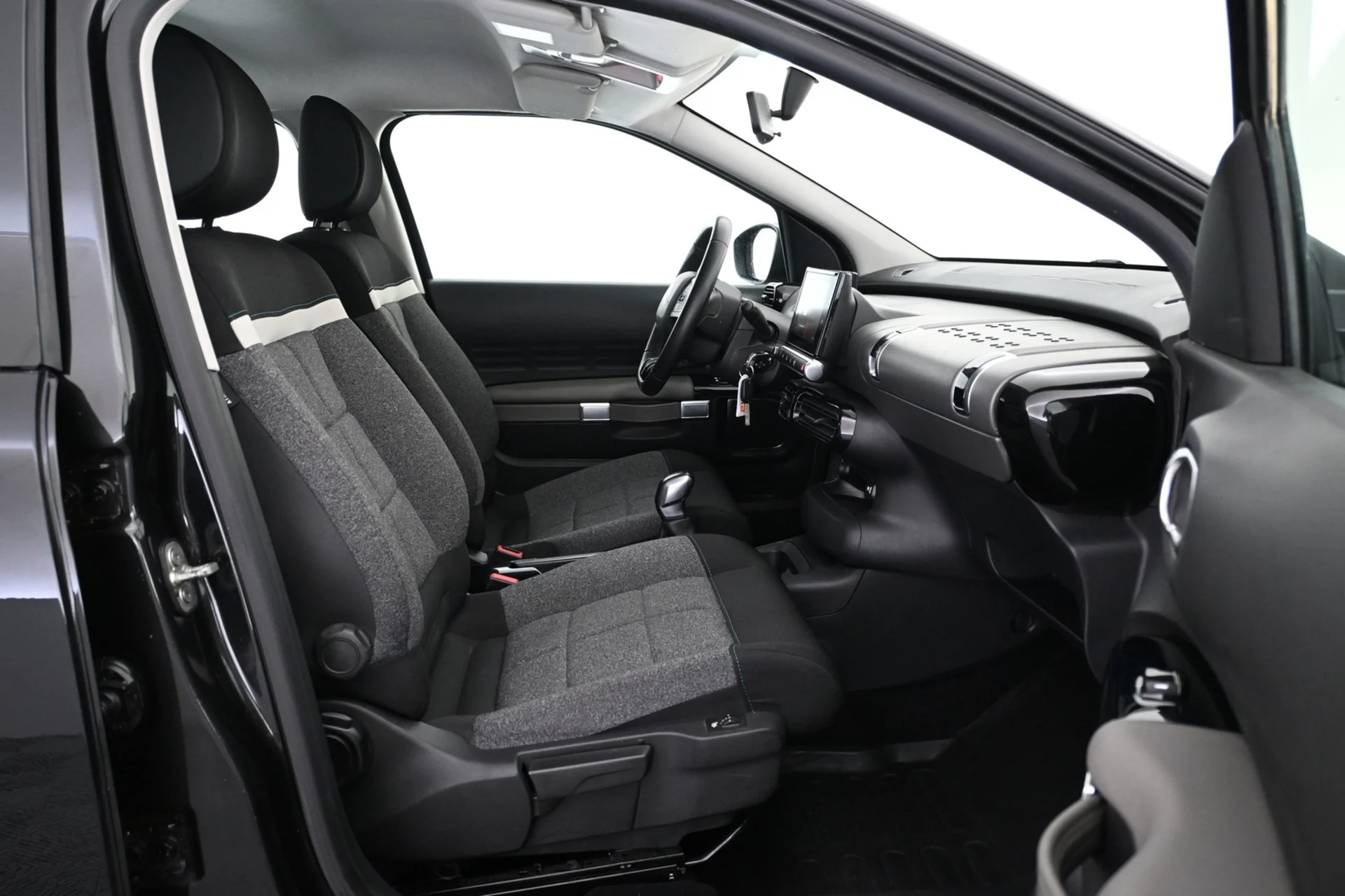 Car Image - 5HTzHsHzrSz0qX27bn0Ope
