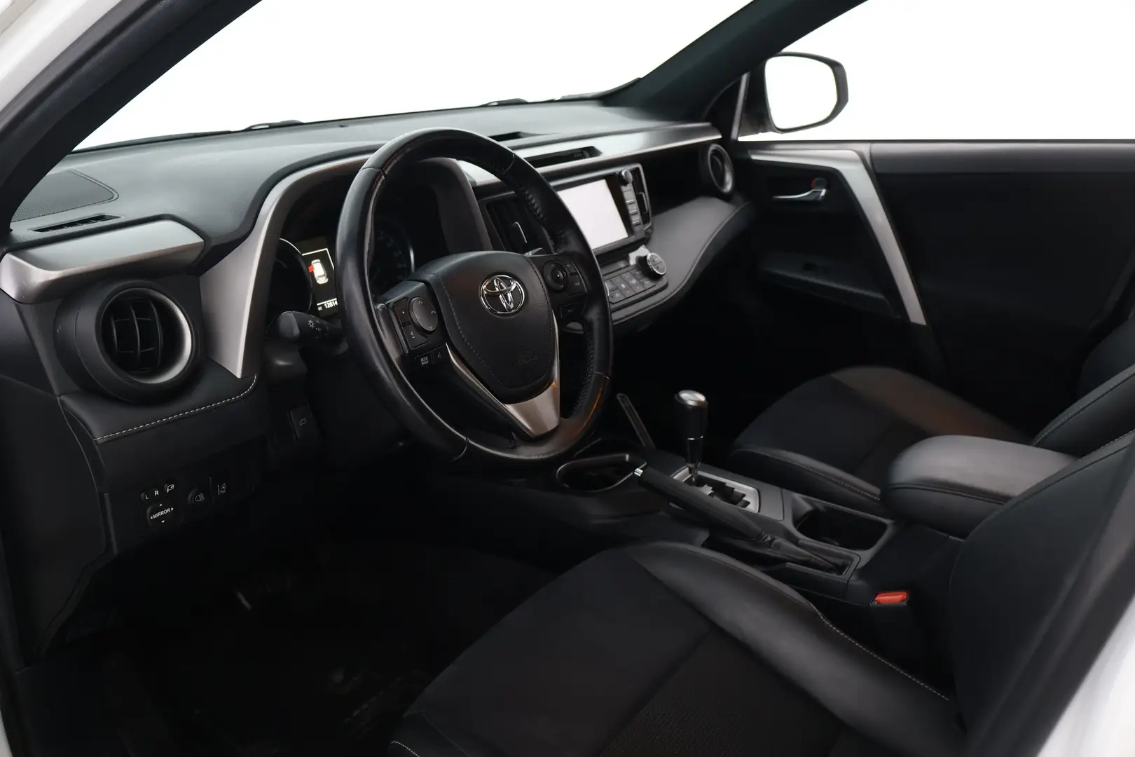Car Image - 33u21X6WCk7S8zOY34Rl8C