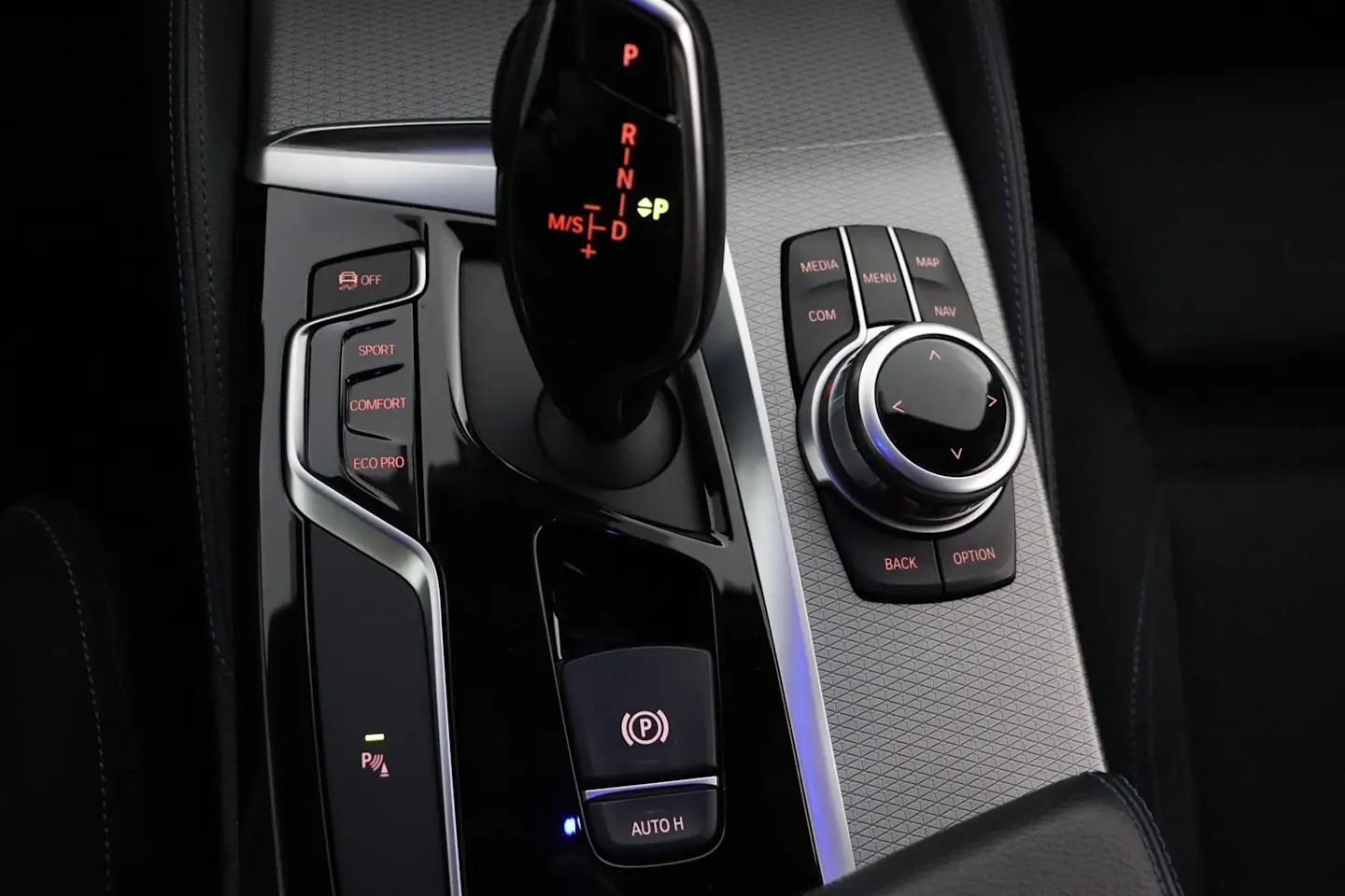 Car Image - 4LO6YIWdJpUPe1jzOrPihC