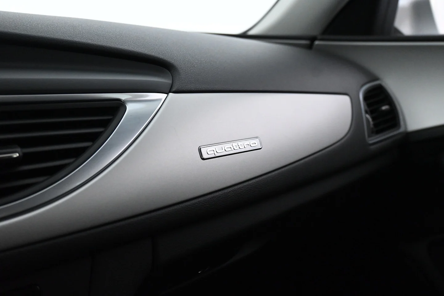 Car Image - 2bzuuQ6DpebRMZEpOcptuF