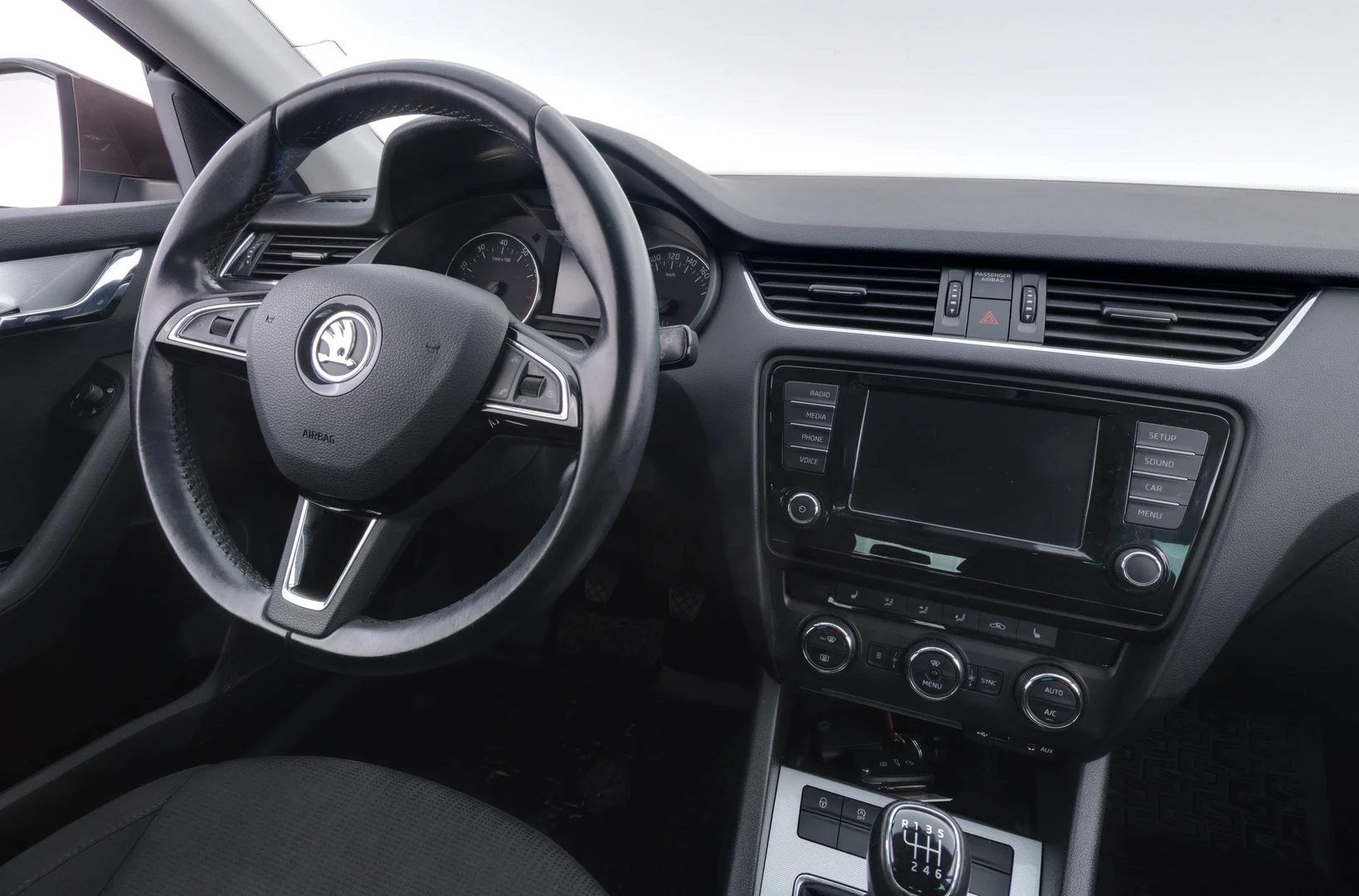 Car Image - ggi6FaqaENbQDowsZVg5Y