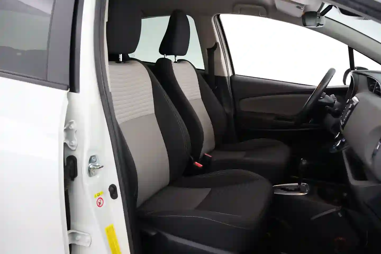 Car Image - kVxtlrVCa7sV8DR9rTwZ4