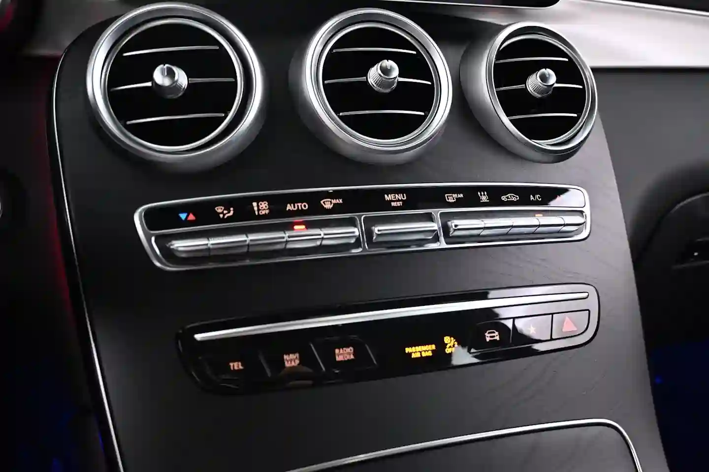 Car Image - 5zOW3G9IP04ZiOCHM1ZoxI