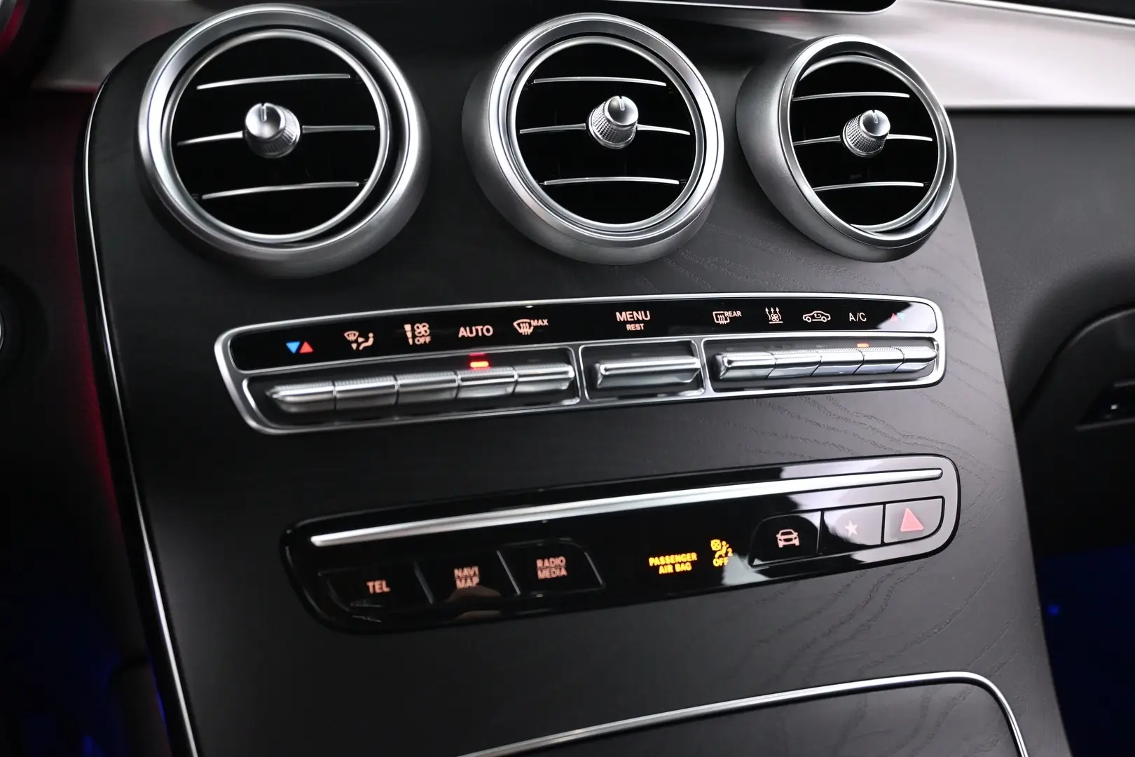 Car Image - 5zOW3G9IP04ZiOCHM1ZoxI