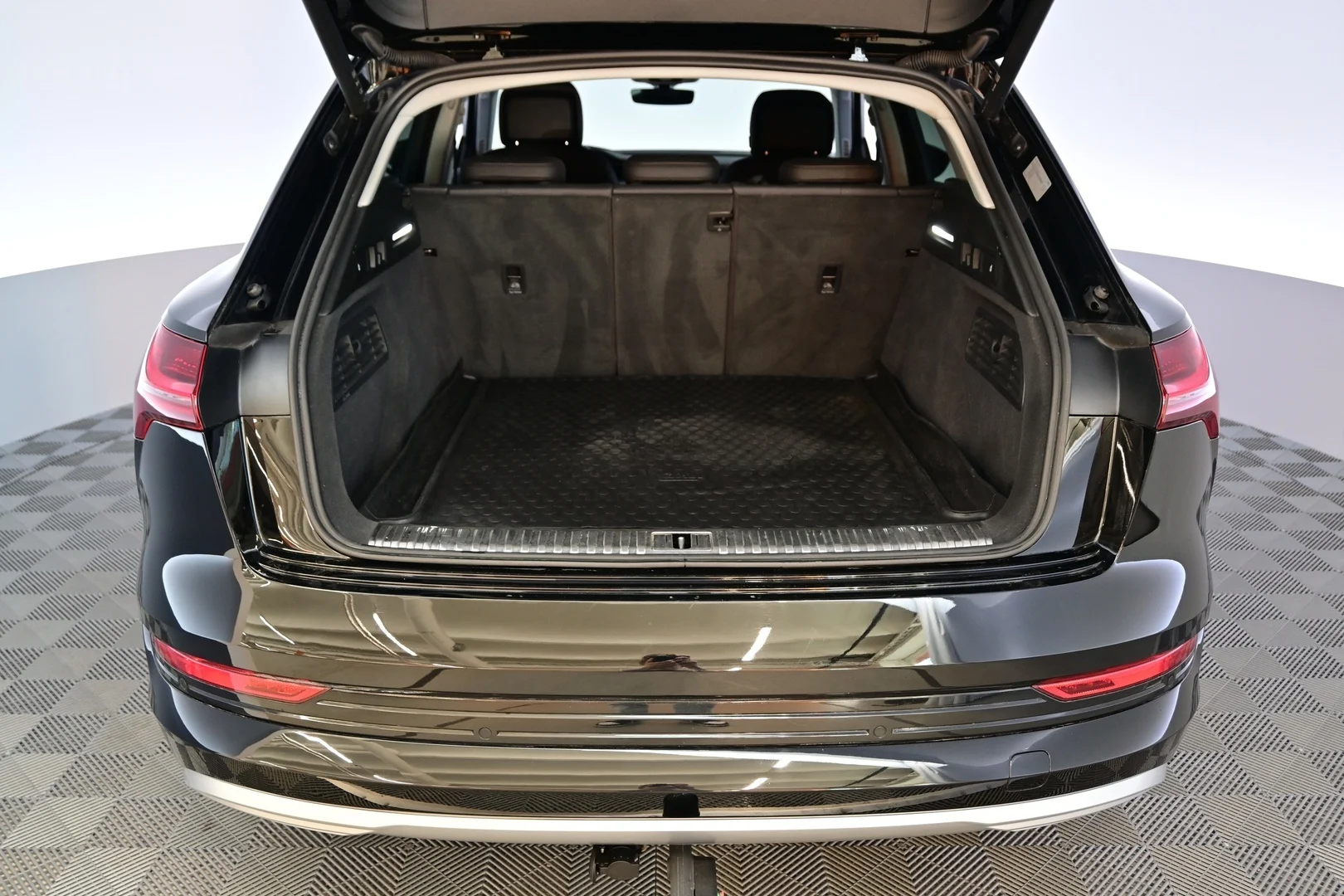 Car Image - 6FEfsSLIoWoCY0zl7QhUri
