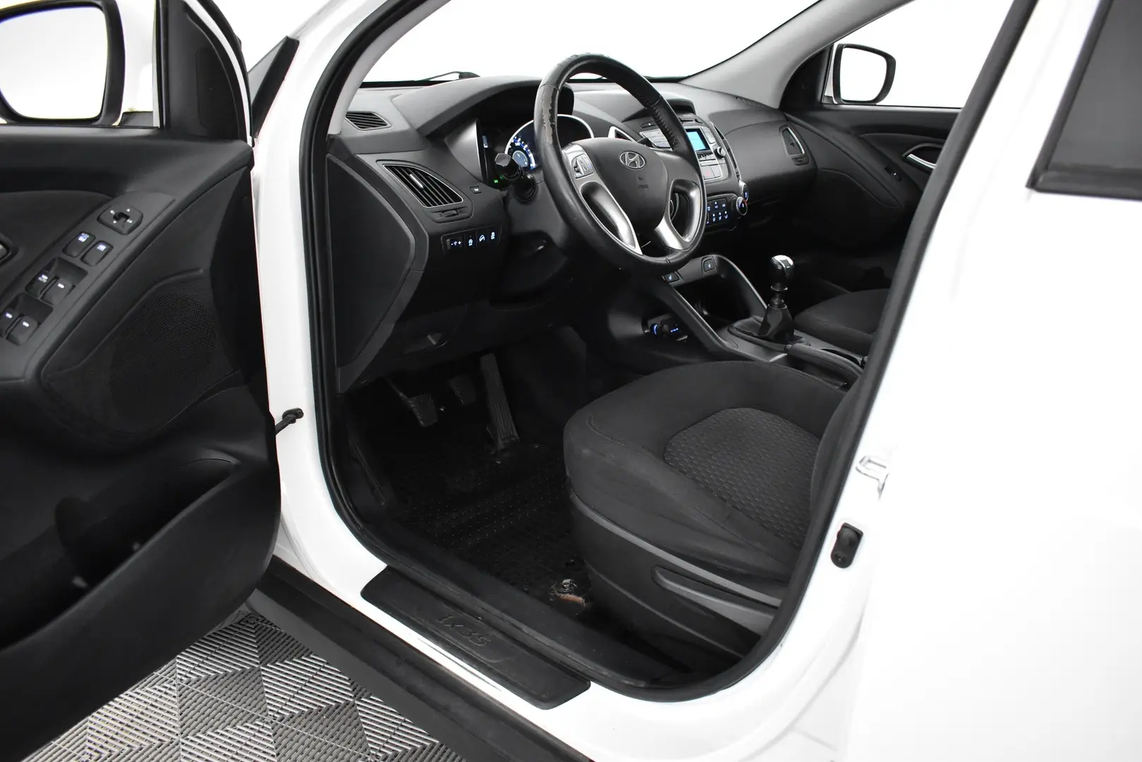 Car Image - 1x4heqM6f4AcCboL7t74FN