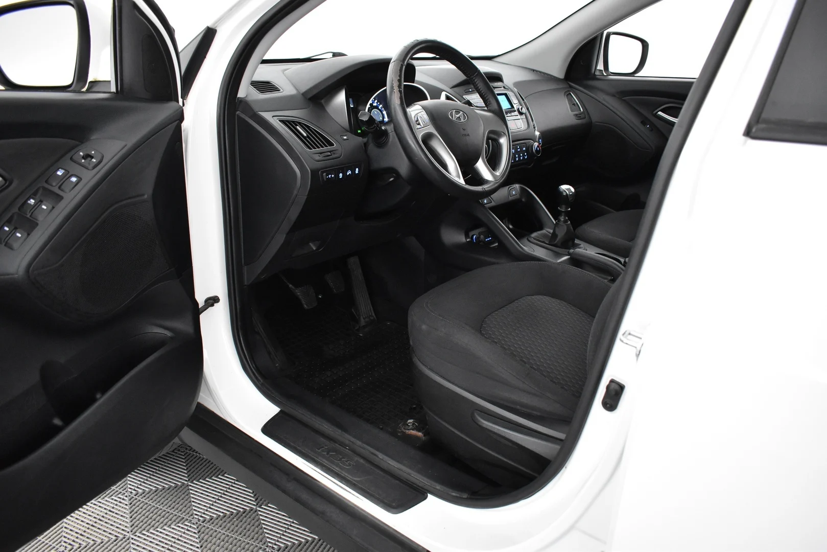 Car Image - 1x4heqM6f4AcCboL7t74FN