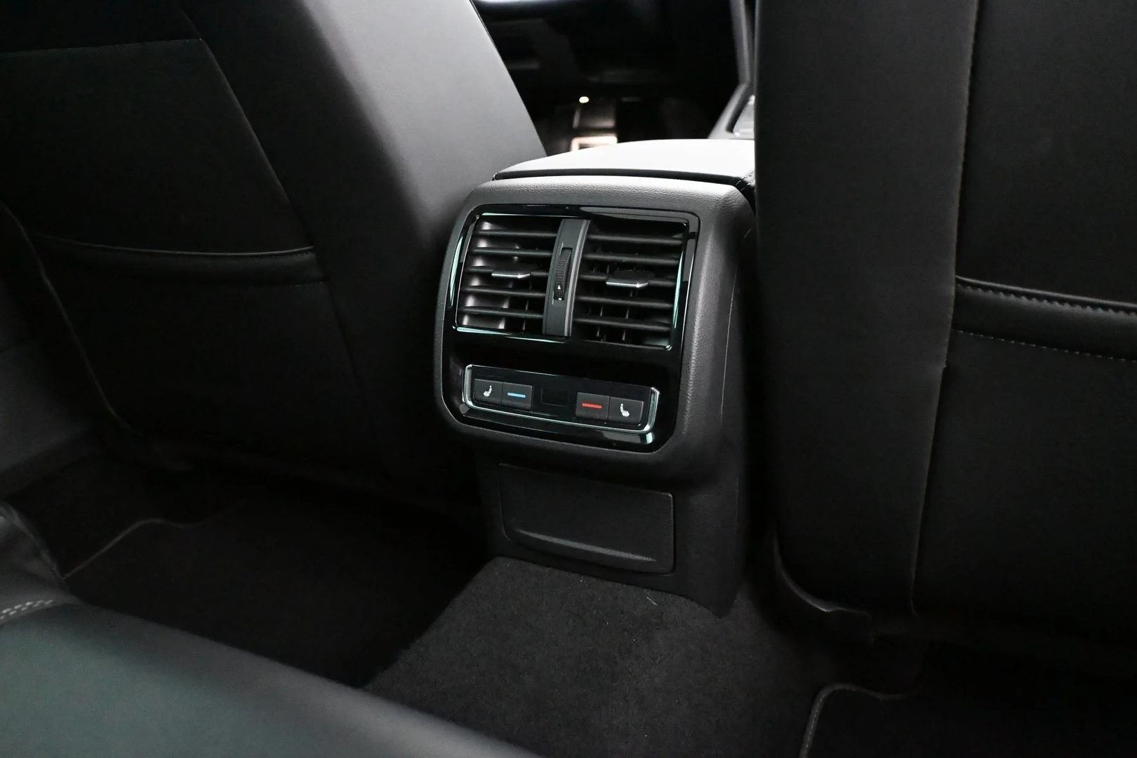 Car Image - 3tgGjujxUyQCeh6MiGZqm3