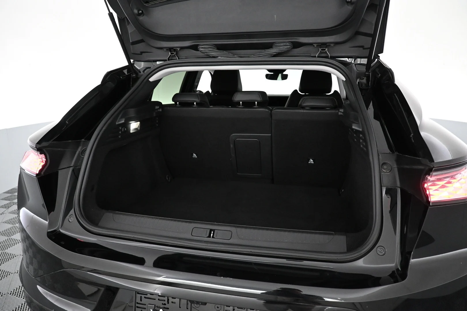 Car Image - 77ILVx5bSsKlPTXRhDlpoo