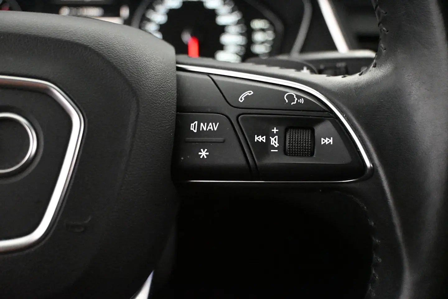 Car Image - 5XfgLplBDvUcwVub8q5bJD