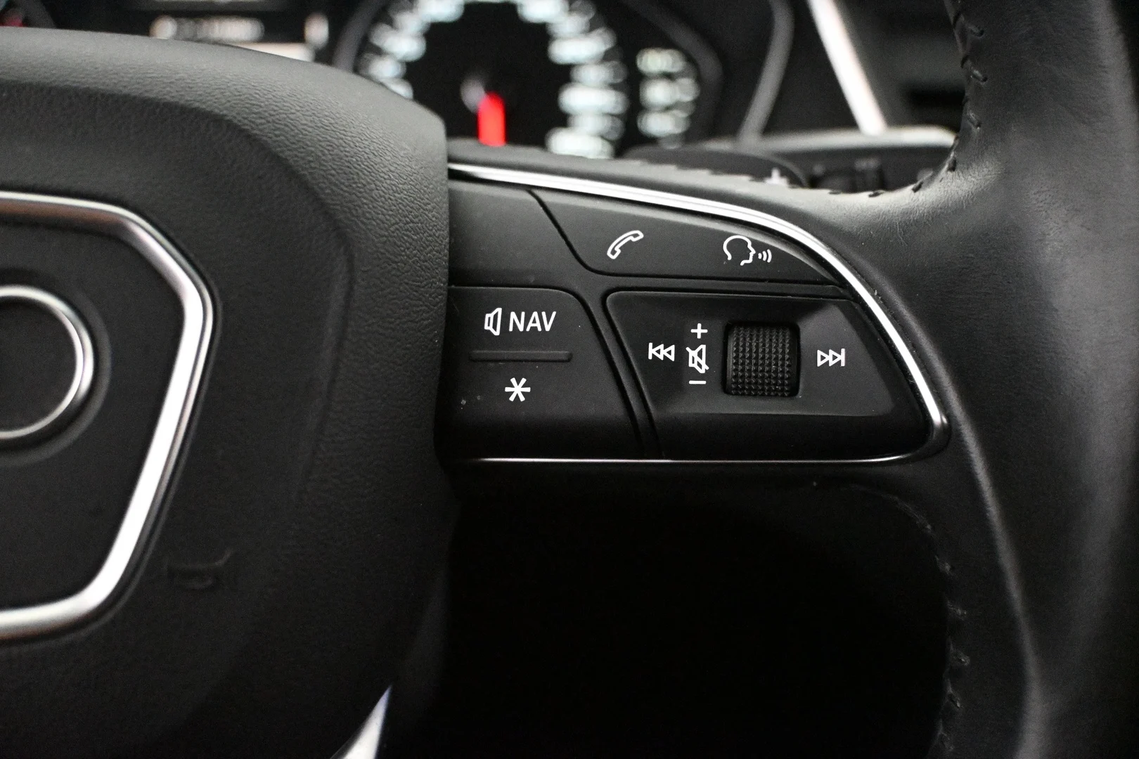 Car Image - 5XfgLplBDvUcwVub8q5bJD