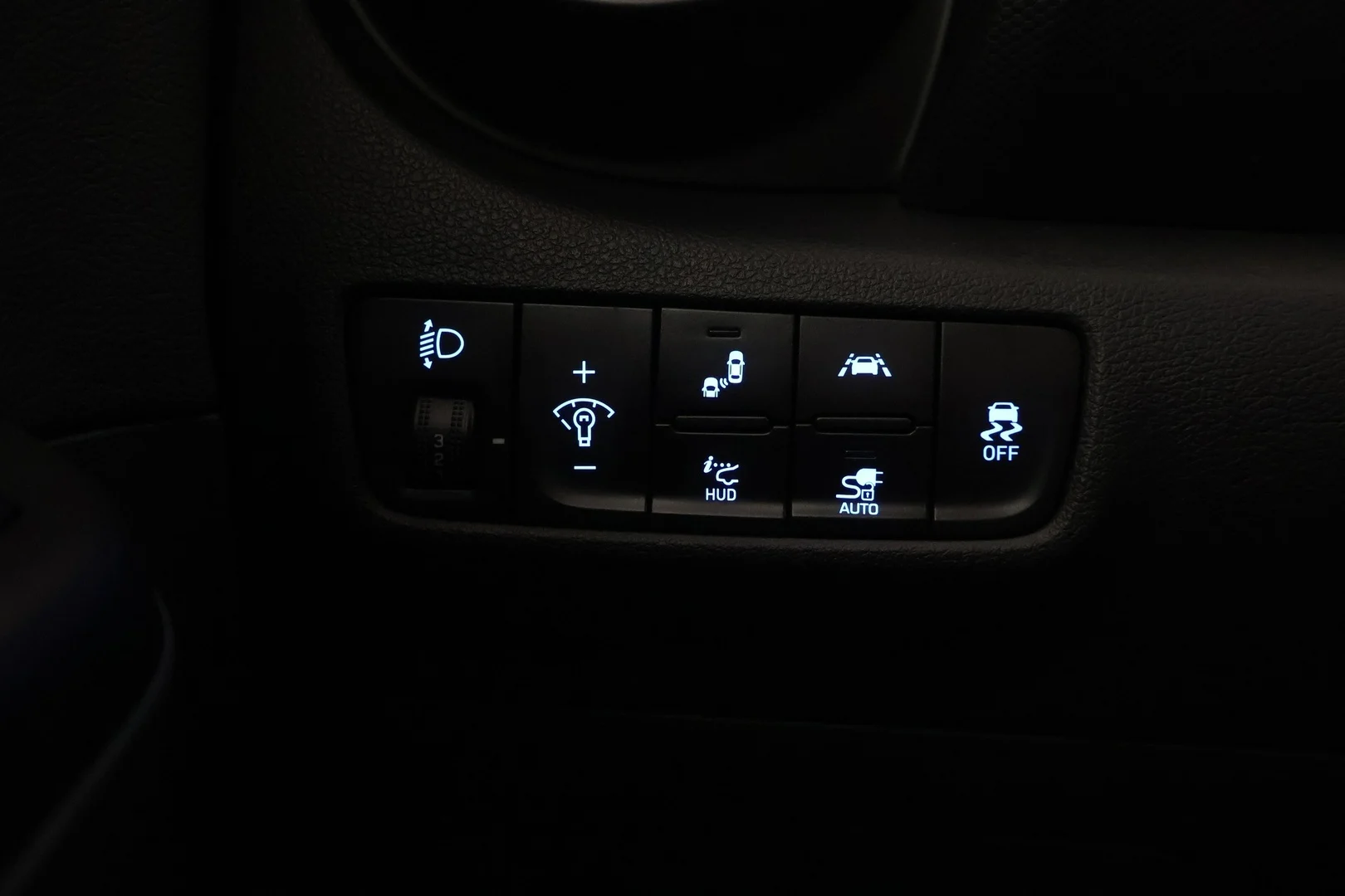 Car Image - 5XJB39tvEsNQRji54wcl16