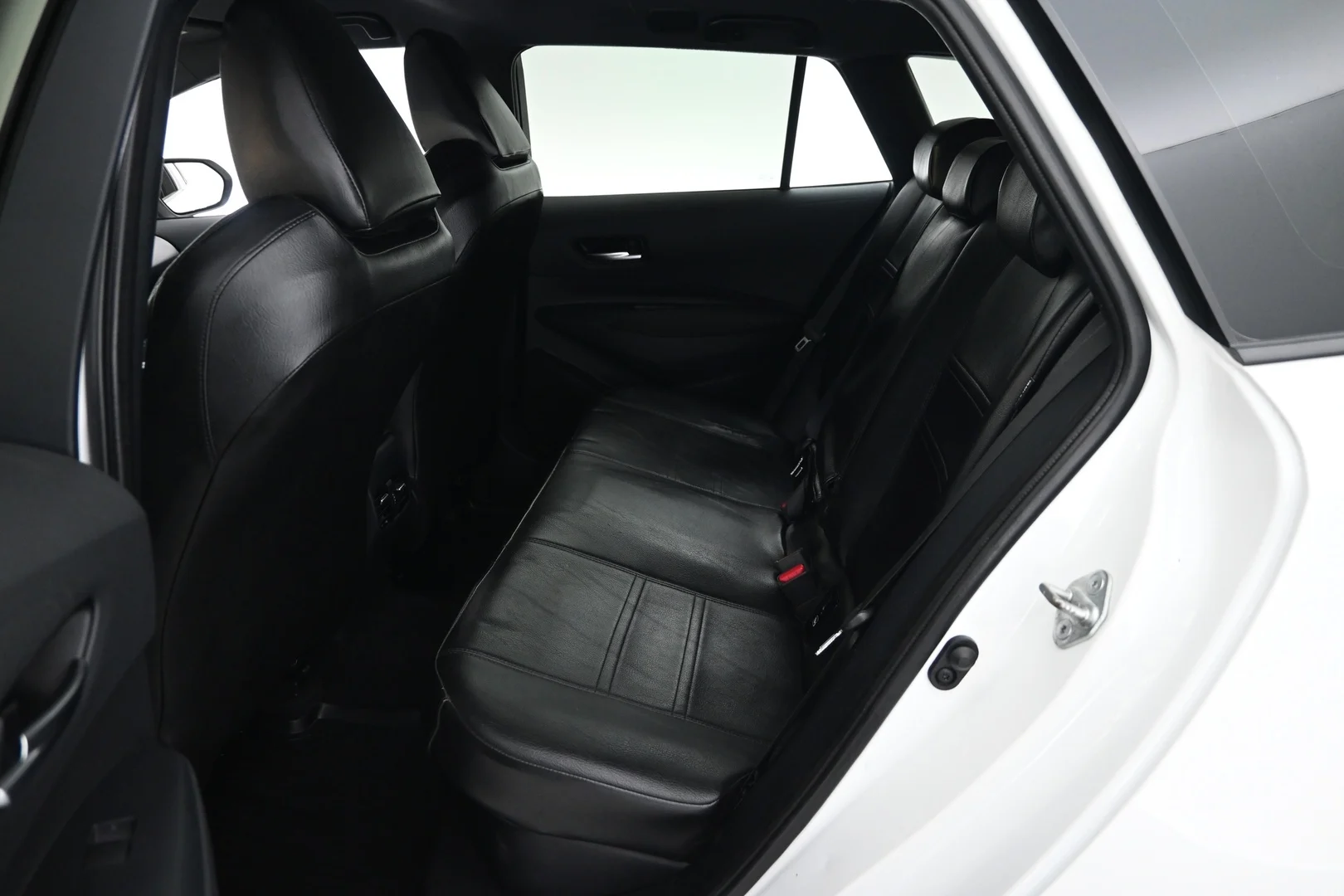 Car Image - J9XoP6q9M9kOTichym7FI
