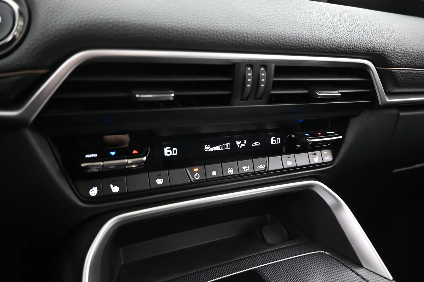 Car Image - 3UELgpT44M04JZ2UYyzvjG