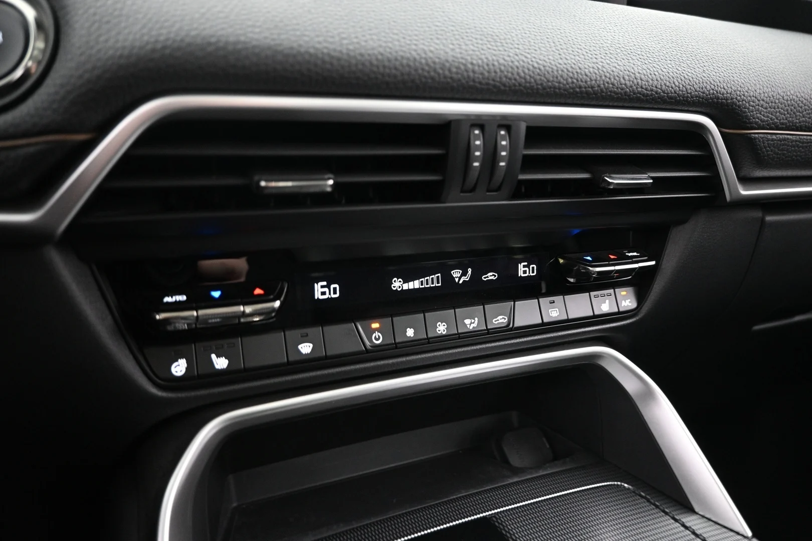 Car Image - 3UELgpT44M04JZ2UYyzvjG