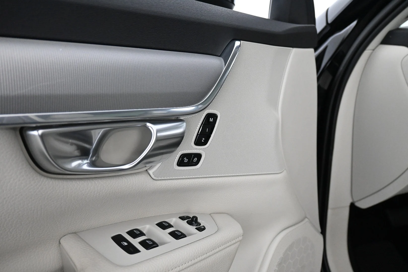 Car Image - 6EmM4xKvTZZCsC44Bm5WKS