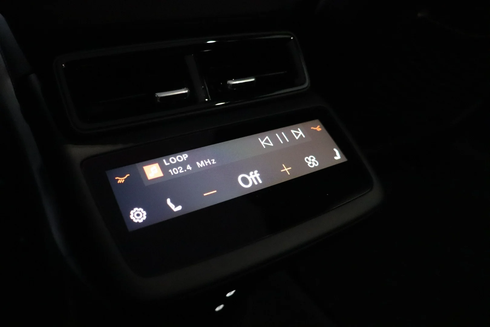 Car Image - 7KqGSFaNbLYrywc1EEIz2h