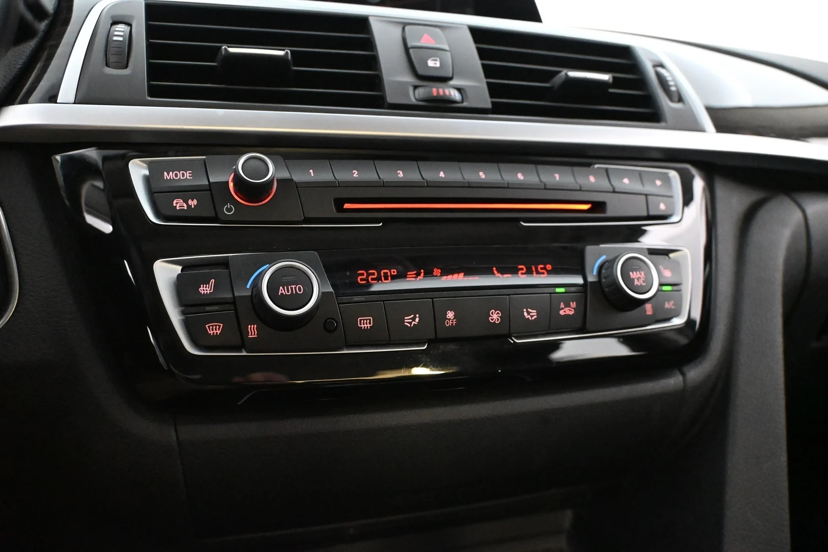 Car Image - 15JcEBgWUlgB0Wd8dvw92F