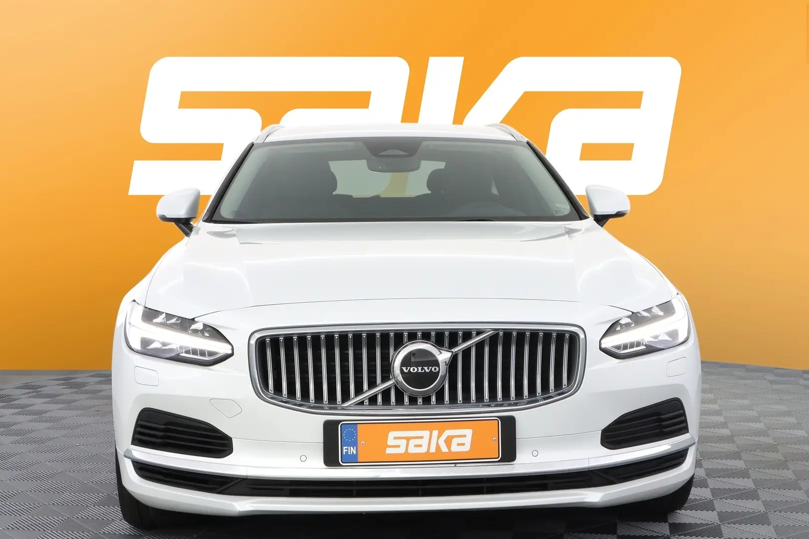 Car Image - CMT5f1eqVrs3em6o6Fxyu