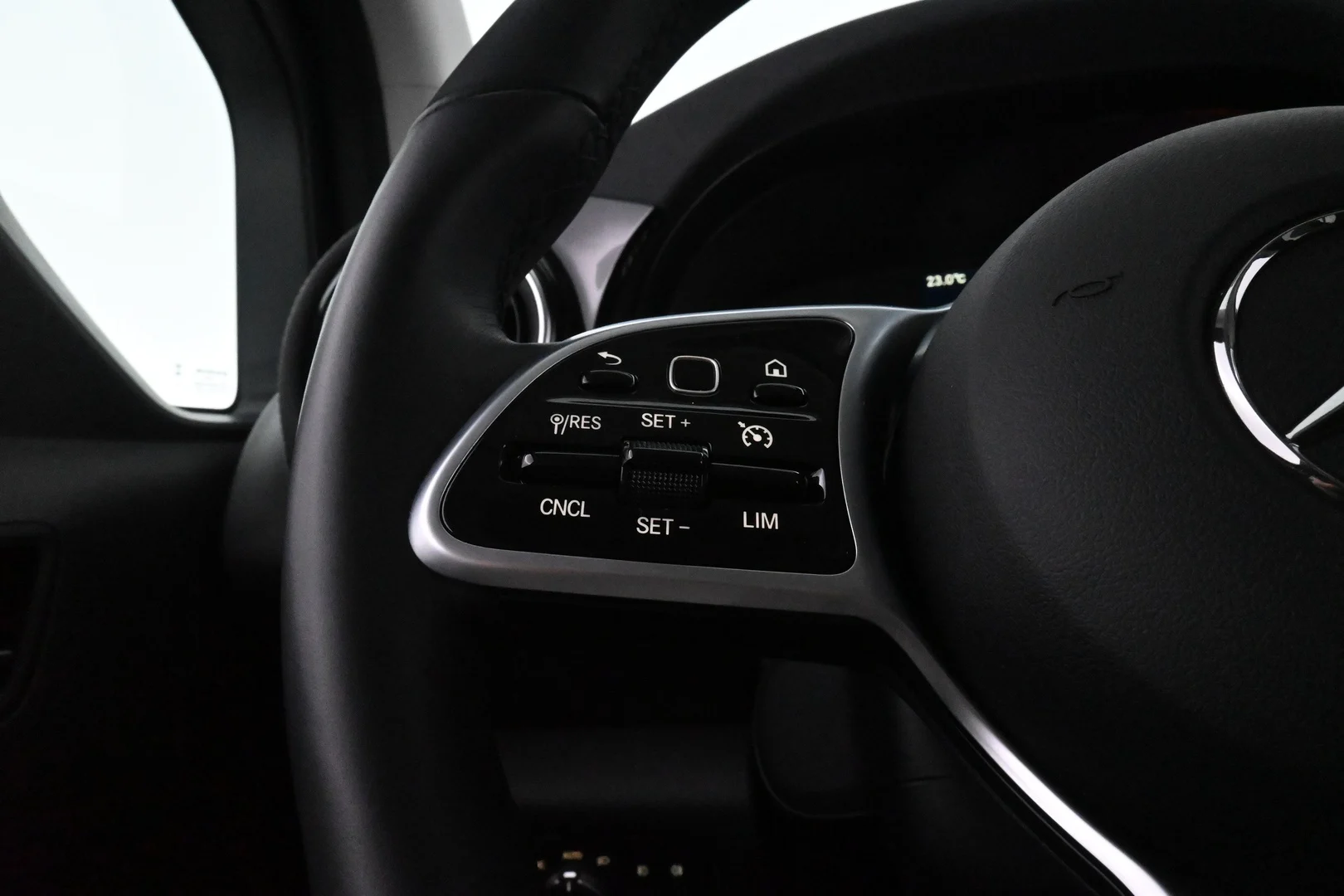 Car Image - 15eZISzVq3PFszvkshjr0V