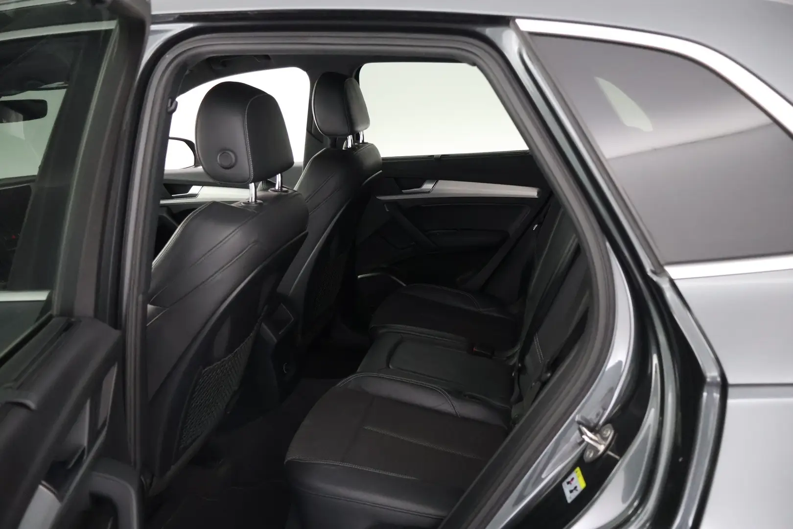 Car Image - 7vWHbXdY8XysvQHYSHb9uy