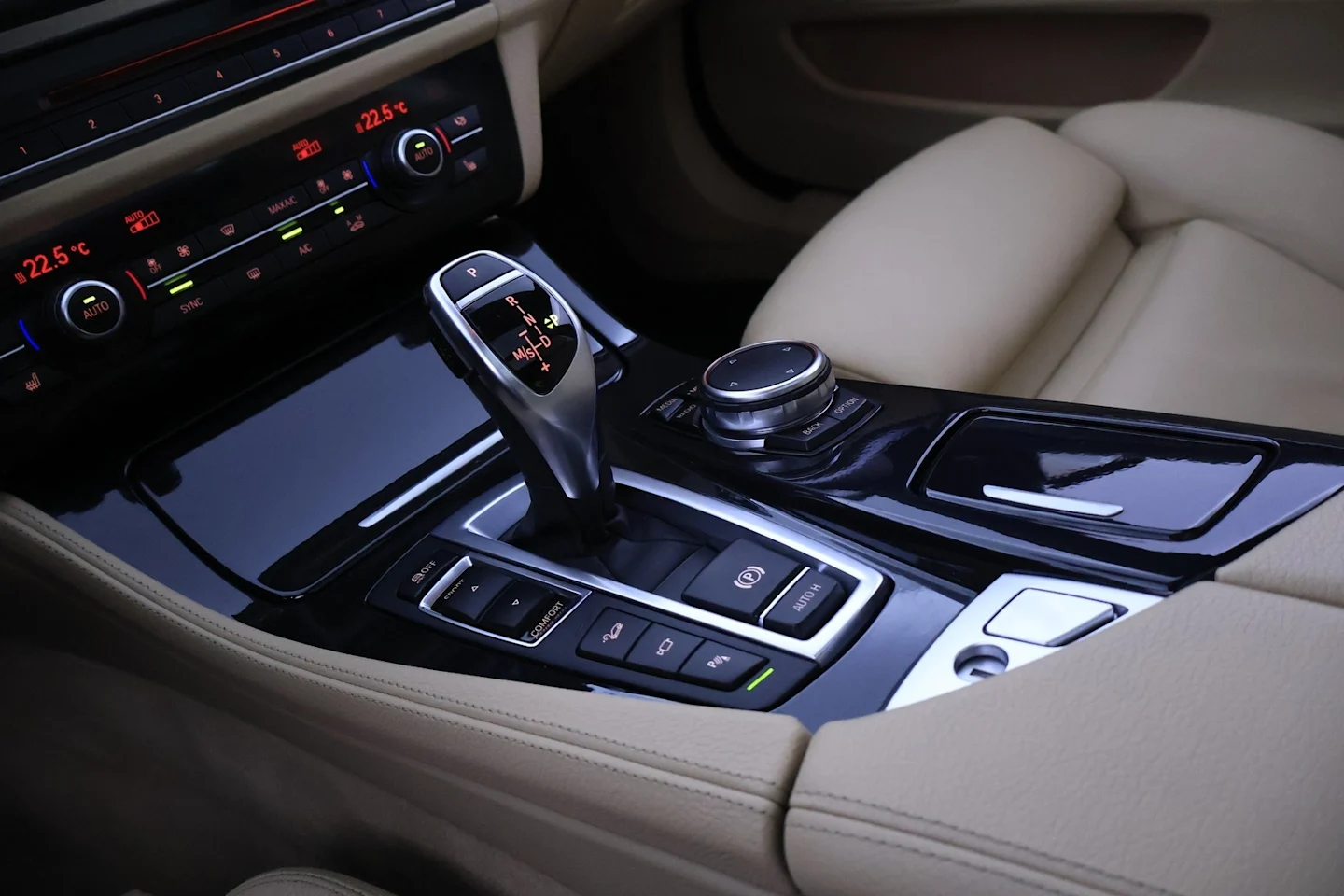Car Image - 4ADxpjE6s96v1gNDWMPL08