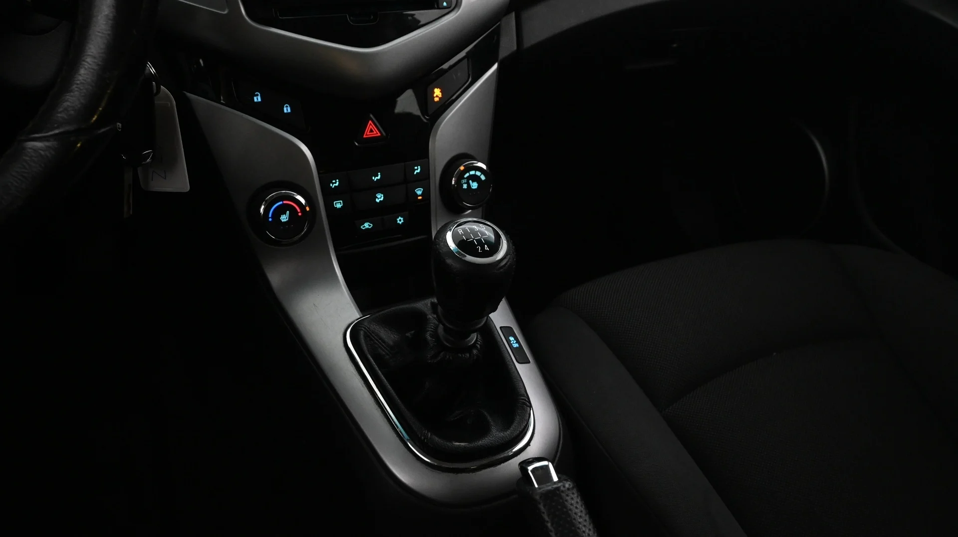 Car Image - 4PI8z8T8bC3XAYFVll6urv