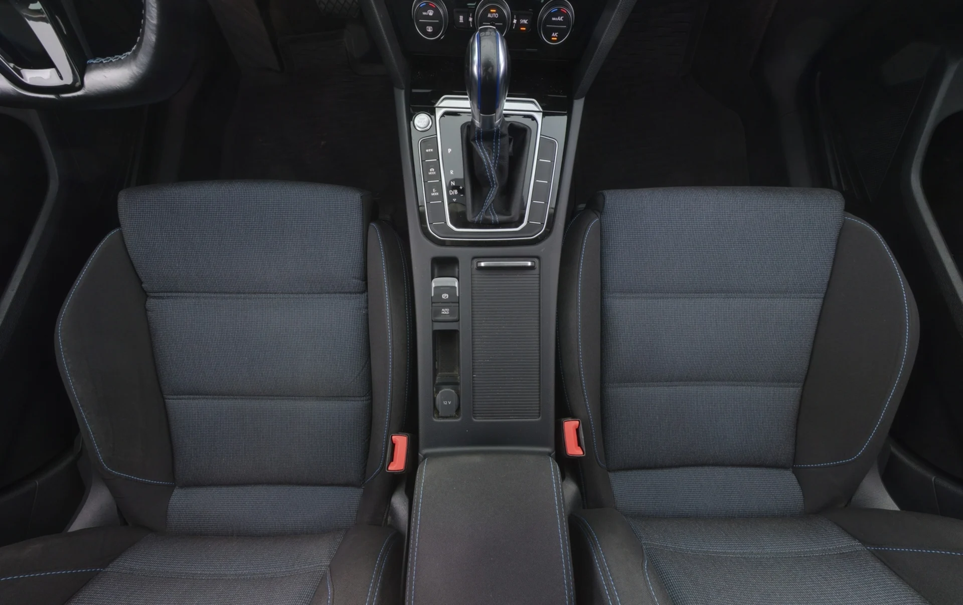 Car Image - 3Ah3UGmBVStEtdoyuvHG1u