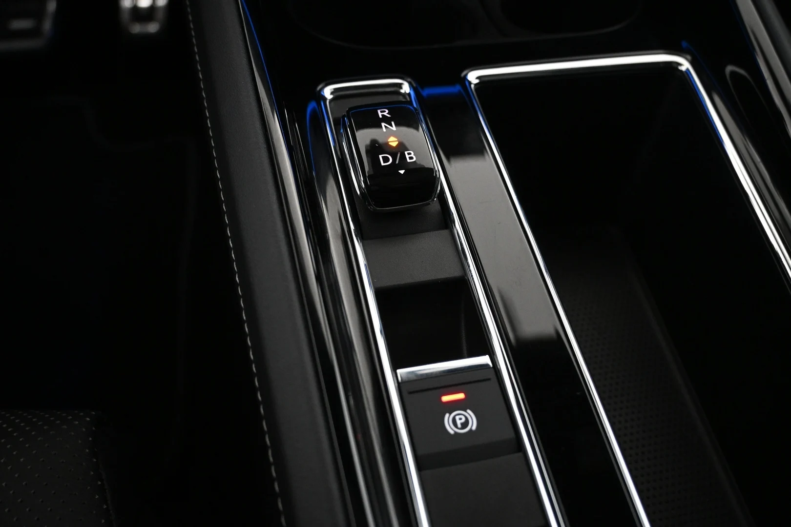 Car Image - 3Rbe9PljX8UAyfrp2WNp7o