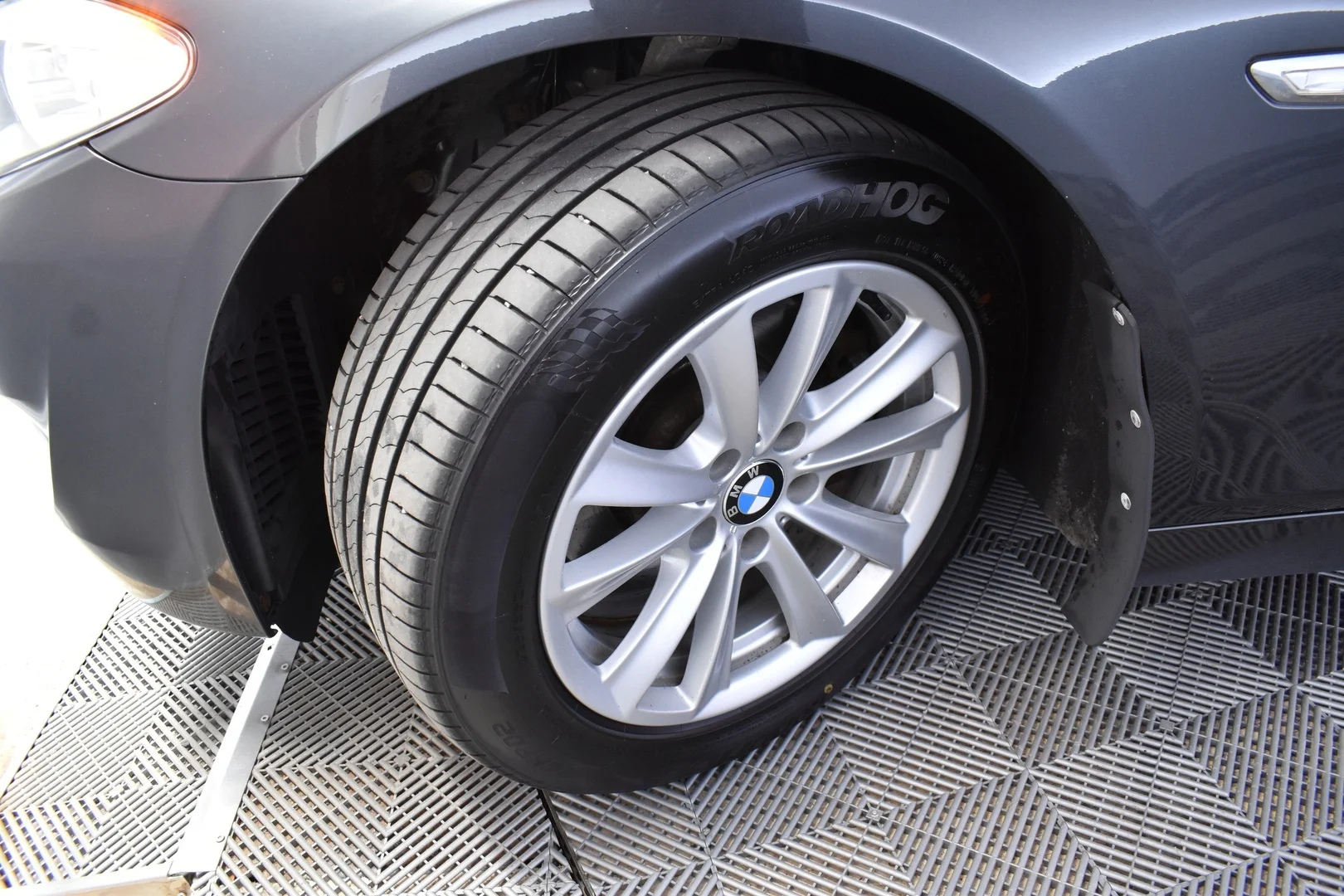 Car Image - 1JEc8EsF4f8msG1fZH5APZ