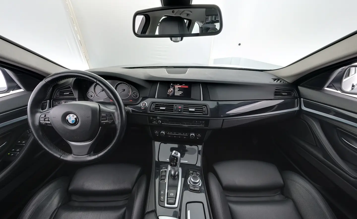 Car Image - 7r9pZni5Zd1iHEk9aHvYr0